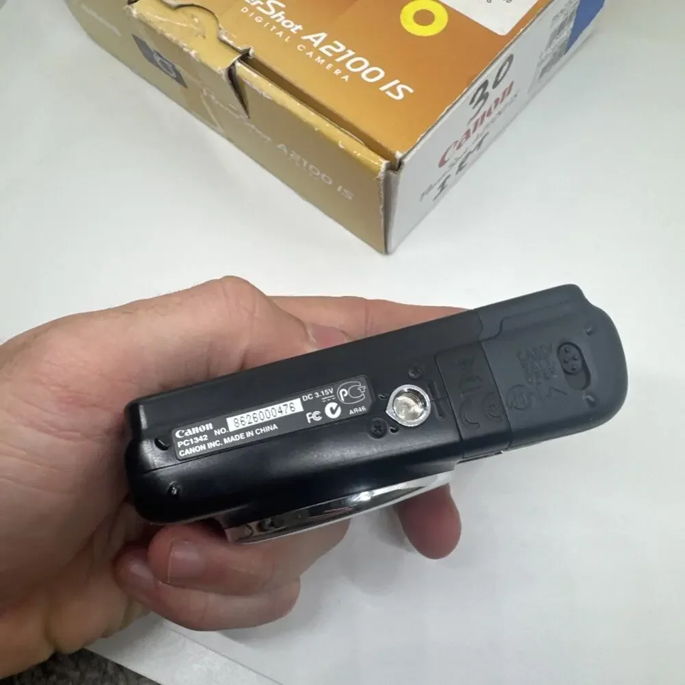 Canon PowerShot A2100 IS 12.1MP - Tested Working W/ Box And Manual Good Conditio